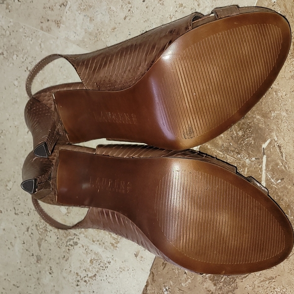 Lauren Ralph Laren "Faeryn 2" matte snake leather upper slingbacks.  Size 6.5 - Picture 4 of 10